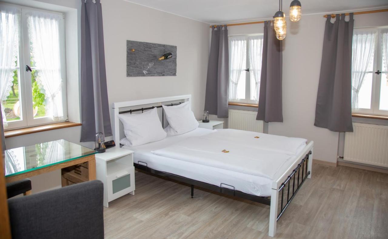Hotel Weinhaus Kurtrierer Hof Leiwen Zewnętrze zdjęcie